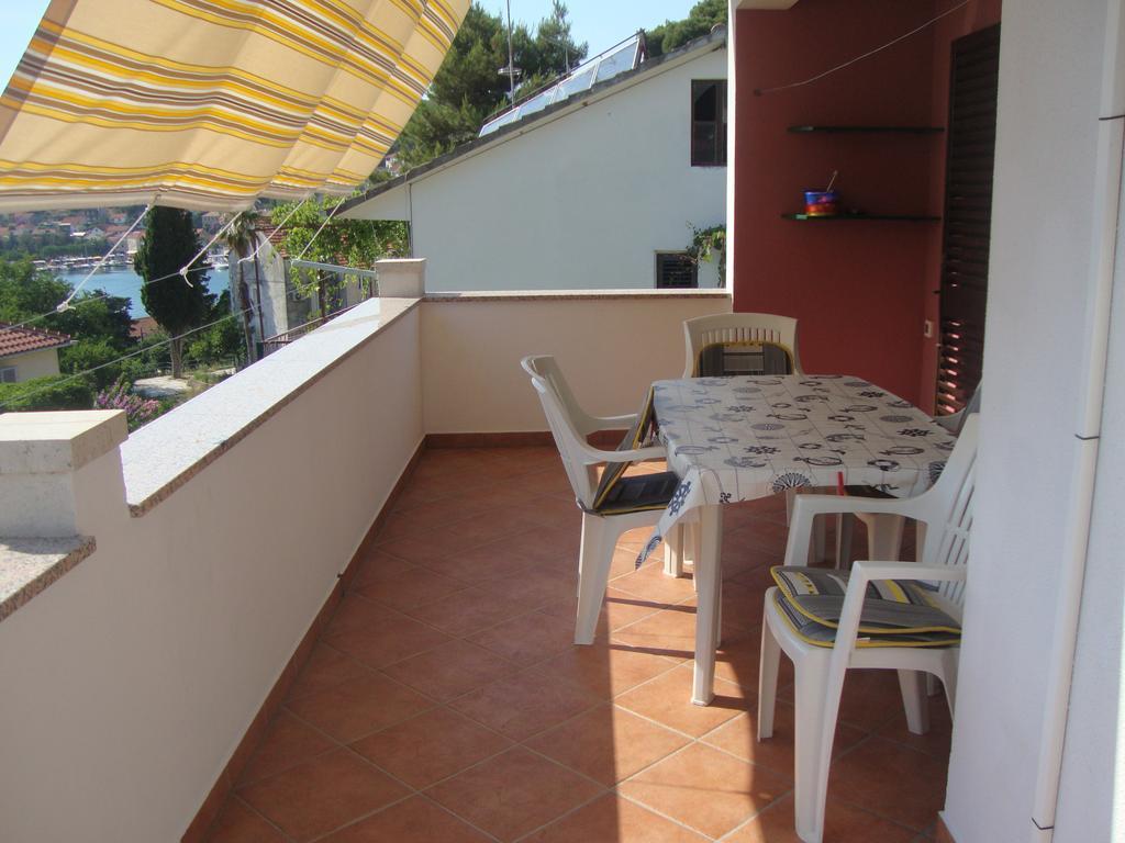 Apartments Rubinic Jelsa  Room photo