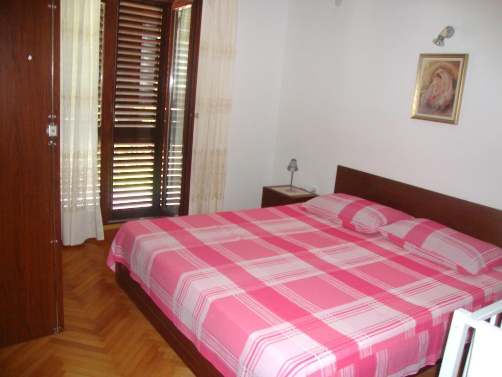 Apartments Rubinic Jelsa  Room photo